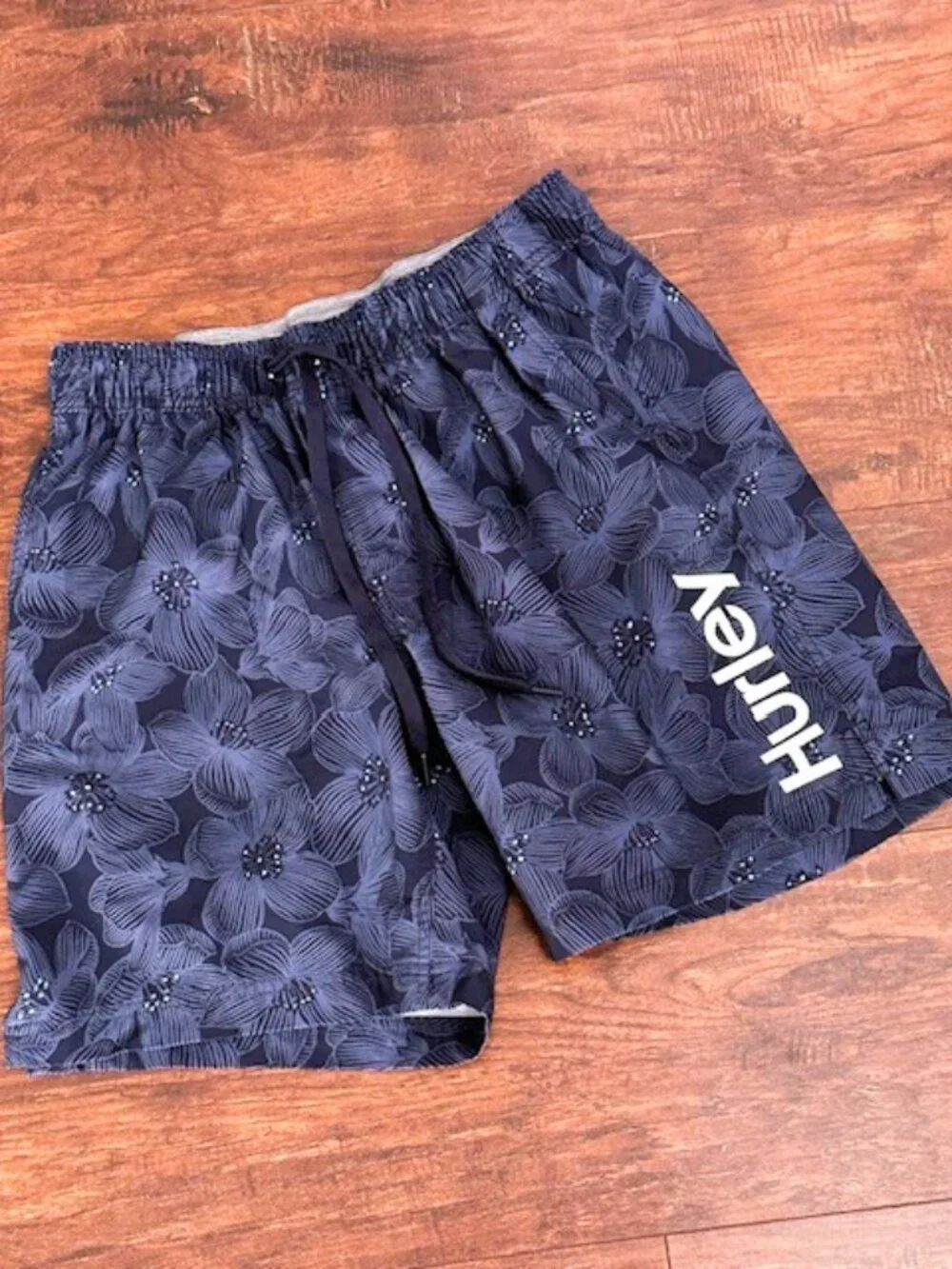 Poshmark Listing Title: Hurley Men's Navy Floral Swim Trunks - Size Medium